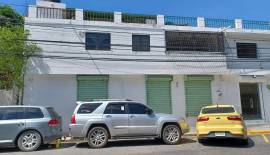 Céntrico local comercial