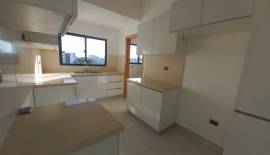 Se Alquila Apto en Torre de 130 Mts. 3H, 2.5B, 2 Parqueos, Planta Eléctrica, Gas, y Área de Gym.